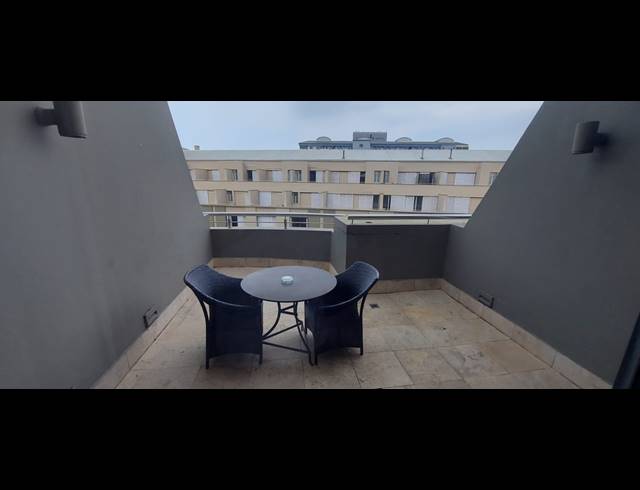 1 BEDROOM APARTMENT FOR SALE IN UMHLANGA RIDGE
